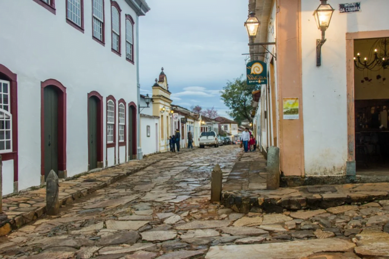 rua direita tiradentes minas gerais
